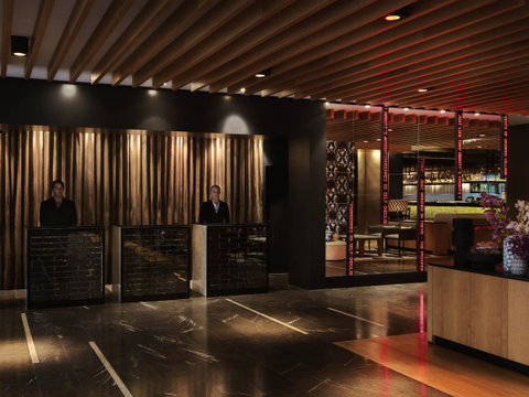 QT Canberra - Tourism Noosa 25