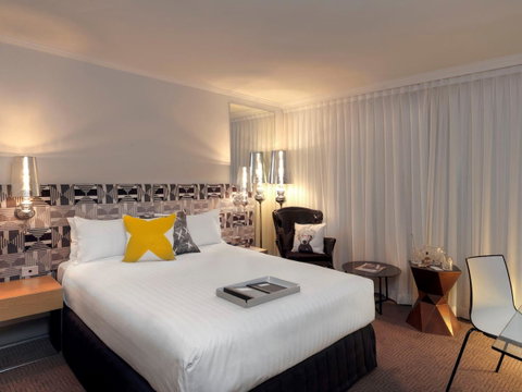 QT Canberra - Tourism Noosa 22