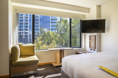 Crowne Plaza Canberra, An IHG Hotel - Tourism Noosa 14