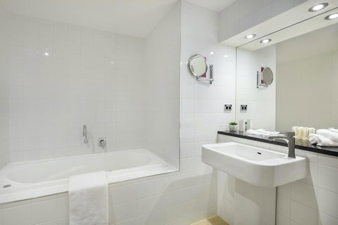 Crowne Plaza Canberra, An IHG Hotel - Tourism Noosa 28