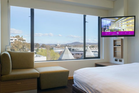 Crowne Plaza Canberra, An IHG Hotel - Tourism Noosa 19