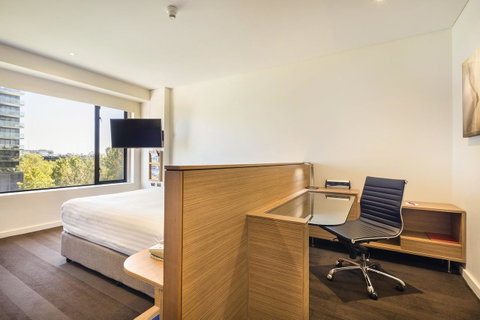 Crowne Plaza Canberra, An IHG Hotel - Tourism Noosa 34