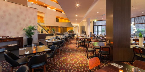 Crowne Plaza Canberra, An IHG Hotel - Tourism Noosa 4