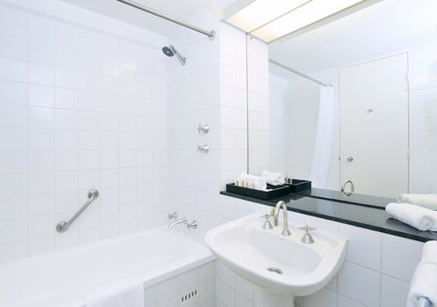 Crowne Plaza Canberra, An IHG Hotel - Tourism Noosa 25