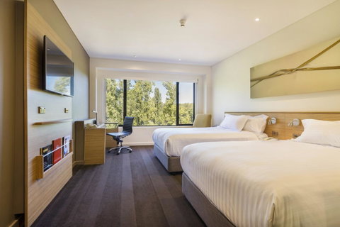 Crowne Plaza Canberra, An IHG Hotel - Tourism Noosa 32