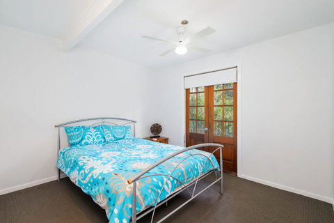 BONNY BEACH HOUSE - Holiday Accomodation With Pool - Tourism Noosa 1