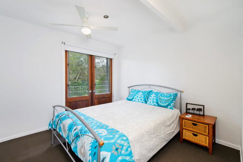 BONNY BEACH HOUSE - Holiday Accomodation With Pool - Tourism Noosa 2