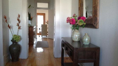 Book Keepers Cottage - Tourism Noosa 0