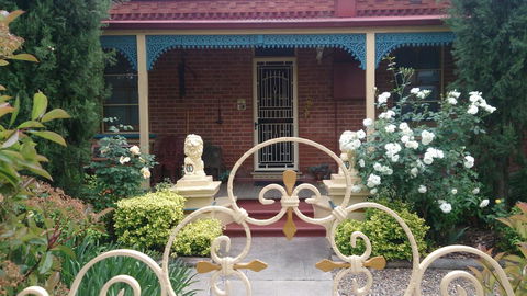 Boutique Motel Sefton House - Tourism Noosa 1
