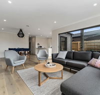 Brand New and Beautiful - Rosebud Holiday Home - Tourism Noosa
