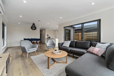 Brand New And Beautiful - Rosebud Holiday Home - Tourism Noosa 0