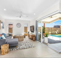 Brand New PRIZE HOME 50m path to beach - Tourism Noosa