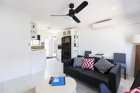 Brandy Apartment - Tourism Noosa 0