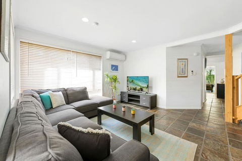 Breakers At Mudjimba Beach - Tourism Noosa 2