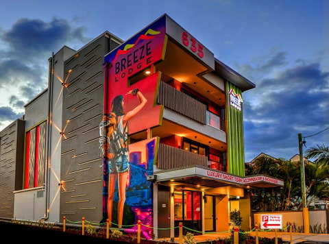 Breeze Lodge - Tourism Noosa 0