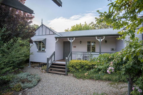Briar Rose Cottages - Tourism Noosa 0