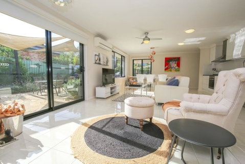 Bright Uptown - Tourism Noosa 0