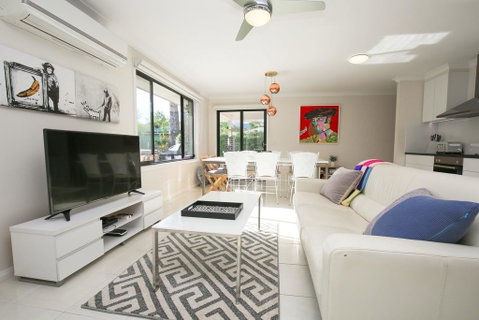 Bright Uptown - Tourism Noosa 3