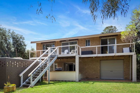 Broadbeach Retreat - 32 Broadbeach Drive - Tourism Noosa 2