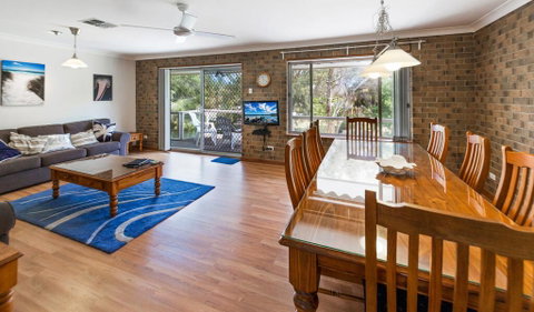 Broadbeach Retreat - 32 Broadbeach Drive - Tourism Noosa 3