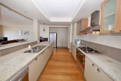 Brookwater- Waterfront On Lake Mulwala - Tourism Noosa 3