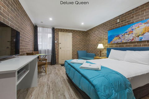 Buccaneer Motel - Deluxe Accommodation The Entrance - Tourism Noosa 0