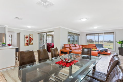 Bulla Hill Villas - Melbourne Airport - Tourism Noosa 1