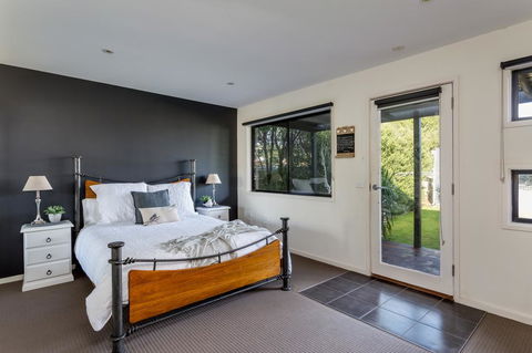 Bungalow On The Coast - Tourism Noosa 3