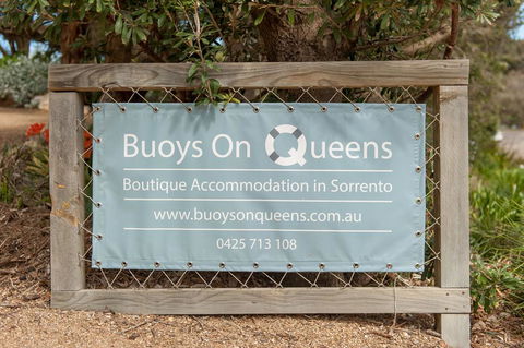 Buoys On Queens - Tourism Noosa 1