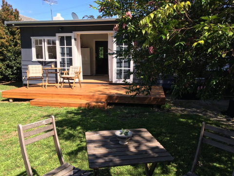 Burrill Lakeview Cottage - Tourism Noosa 0