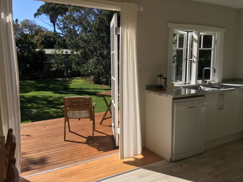 Burrill Lakeview Cottage - Tourism Noosa 3