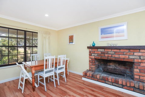 By The Beach - 30 Jetty Road - Tourism Noosa 1