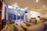 Cadence at Bright - Luxury accommodation