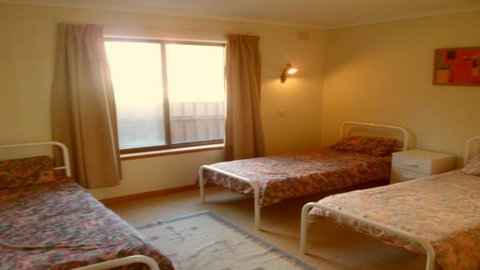 Calm Seas - 70 Gold Coast Drive - Tourism Noosa 1