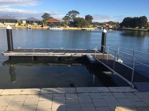 Canal Elegance In Yunderup - Tourism Noosa 2