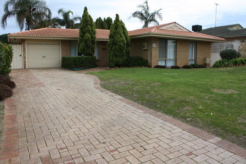 Canal Time Home Mandurah - Tourism Noosa 0