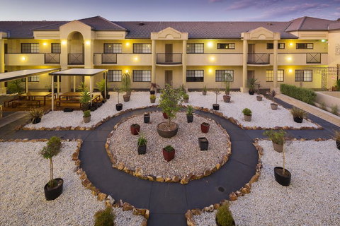 Canberra Parklands Central Apartment Hotel - Tourism Noosa 2