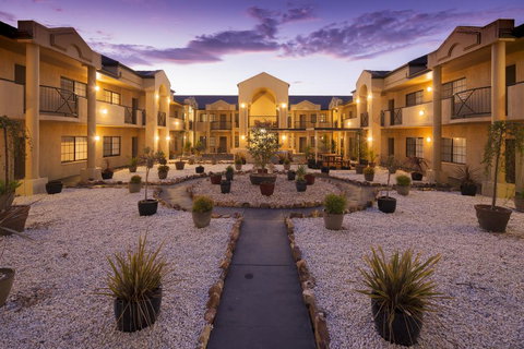 Canberra Parklands Central Apartment Hotel - Tourism Noosa 0