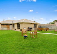 CAPEL Family Home large yard close to beach - Tourism Noosa