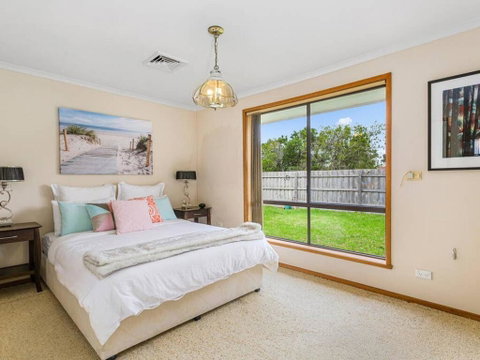CAPEL Family Home, Large Yard, Close To Beach - Tourism Noosa 2