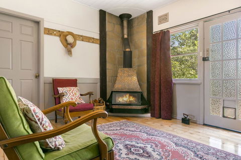 Carinya Cottage - Tourism Noosa 0