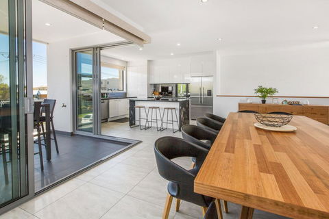 CASABLANCA - DROMANA - Tourism Noosa 1