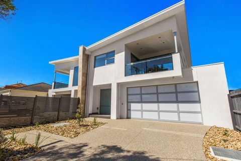 CASABLANCA - DROMANA - Tourism Noosa 0