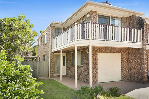 Castions - Lennox Head - Tourism Noosa 0