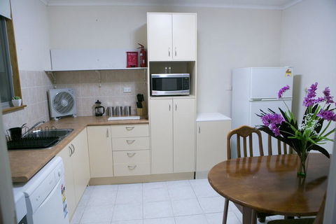 Cave Place Units - Tourism Noosa 1
