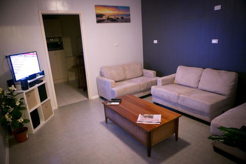 Cave Place Units - Tourism Noosa 0