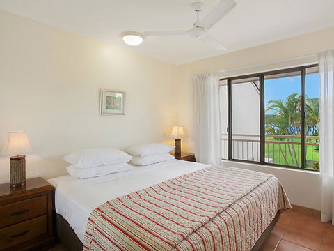 Cayman Quays - Tourism Noosa 0