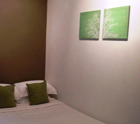 Centennial Inn On Bathurst - Tourism Noosa 2