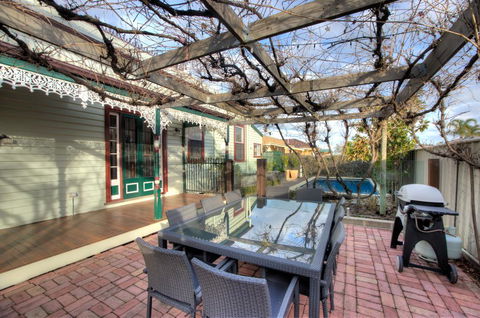 Central Charm - Tourism Noosa 0