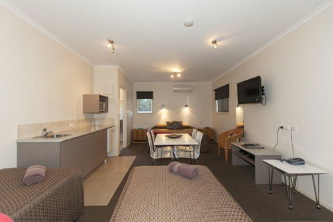 Chalambar Motel - Tourism Noosa 3